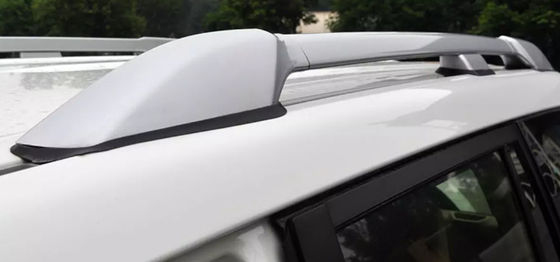 Безопасно и эффективно перевозить грузы с помощью стойки на крыше автомобиля